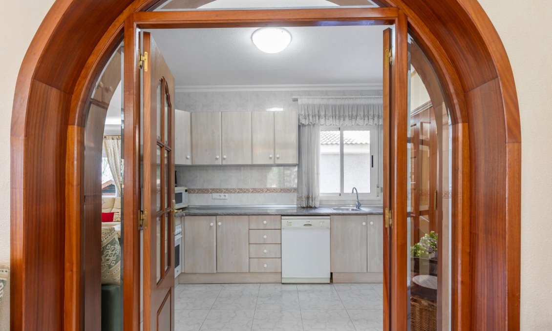 Használt Ingatlanok - Villa -
Rojales - Pueblo Bravo