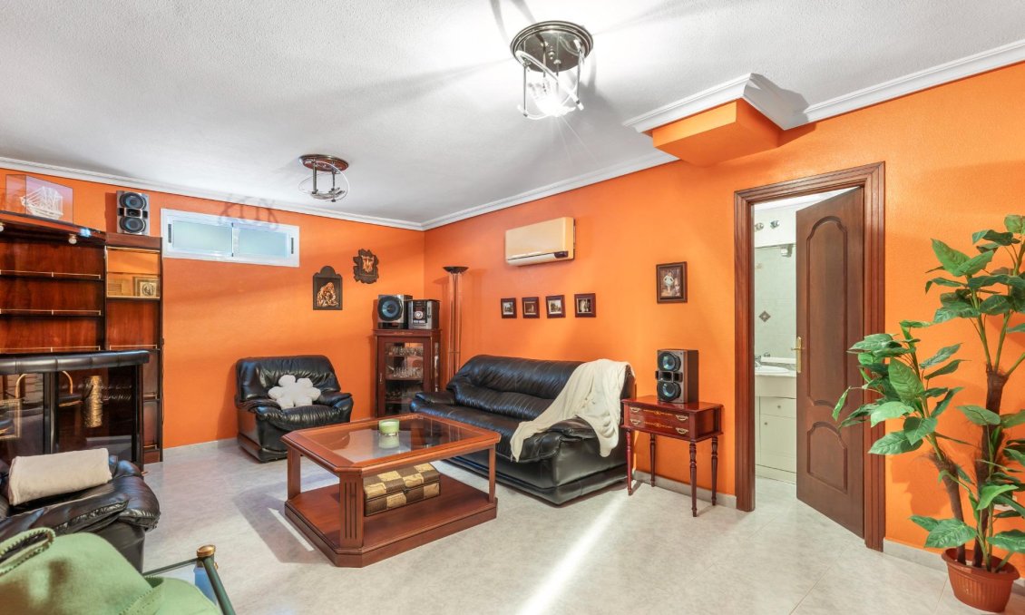 Használt Ingatlanok - Villa -
Rojales - Pueblo Bravo