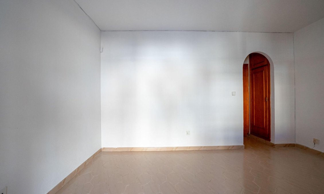 Resale - Apartment -
Torrevieja - El Chaparral