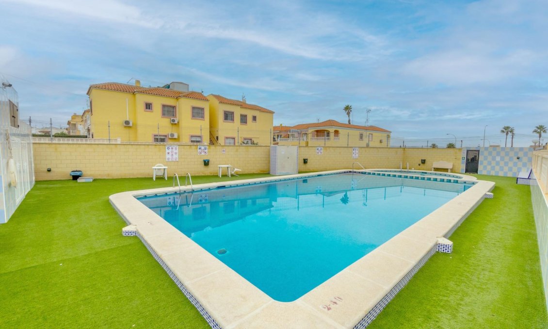 Resale - Apartment -
Torrevieja - El Chaparral