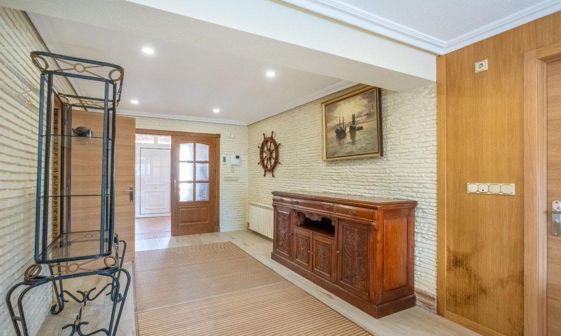 Segunda mano - Villa -
Torrevieja - El Chaparral