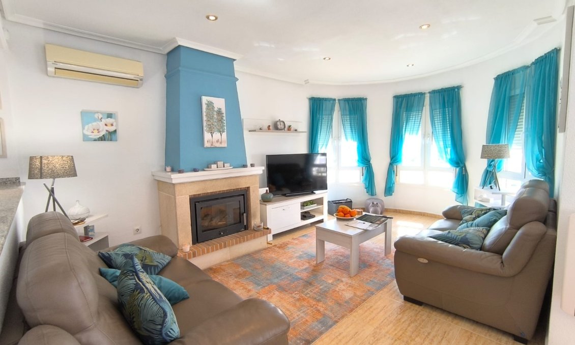 Használt Ingatlanok - Villa -
El Raso - Costa Blanca