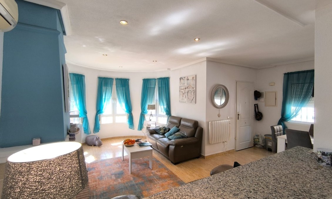 Használt Ingatlanok - Villa -
El Raso - Costa Blanca