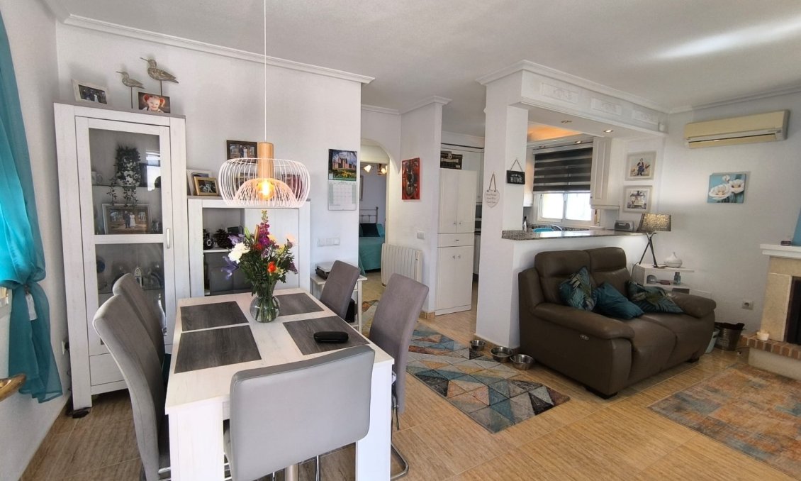 Használt Ingatlanok - Villa -
El Raso - Costa Blanca