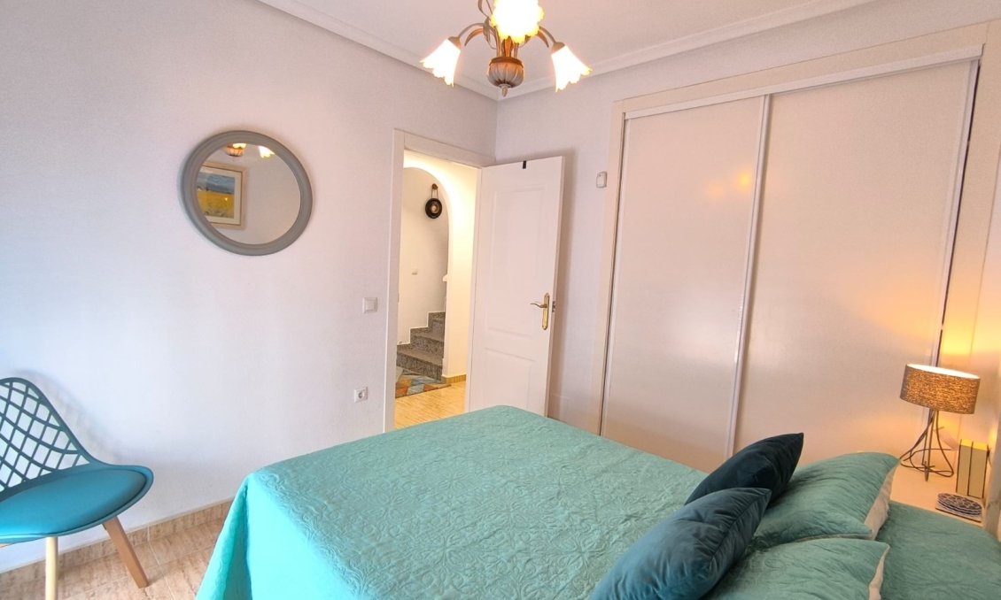 Használt Ingatlanok - Villa -
El Raso - Costa Blanca