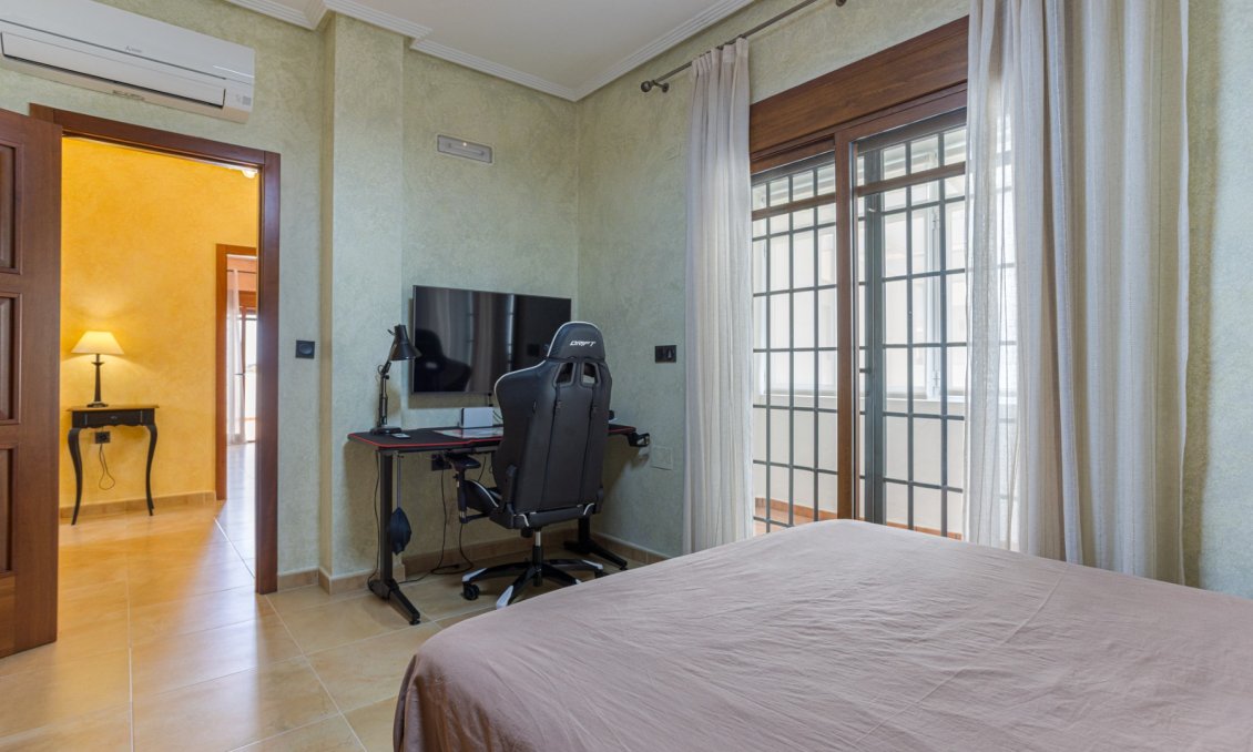 Segunda mano - Villa -
Los Montesinos - Costa Blanca