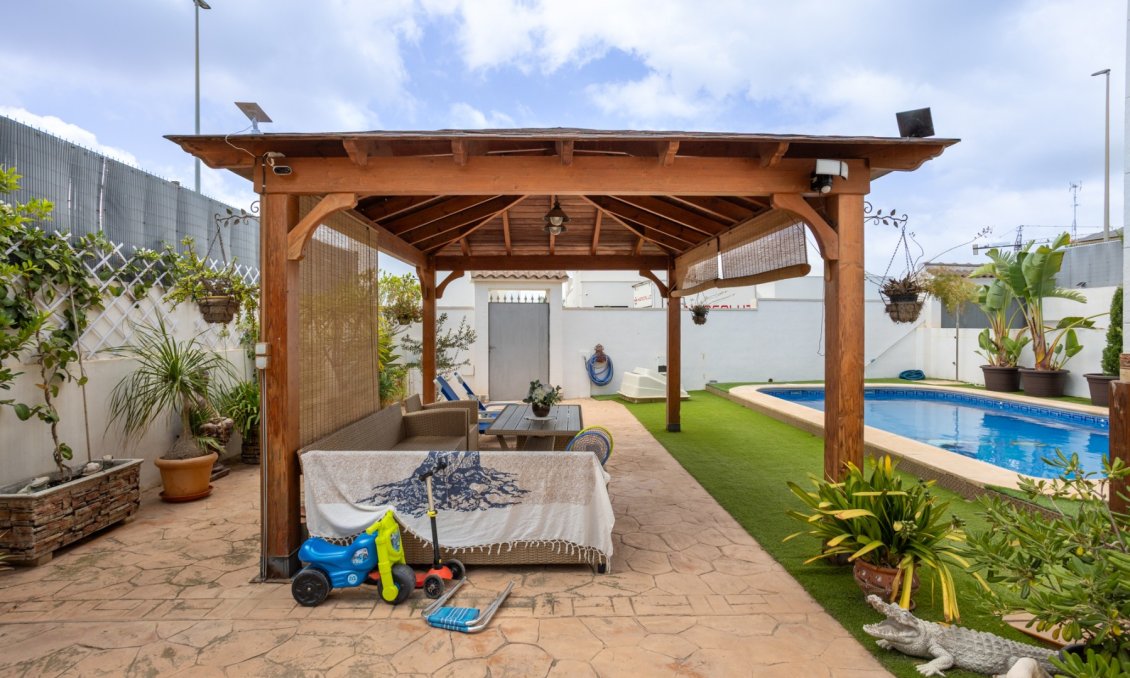 Segunda mano - Villa -
Los Montesinos - Costa Blanca