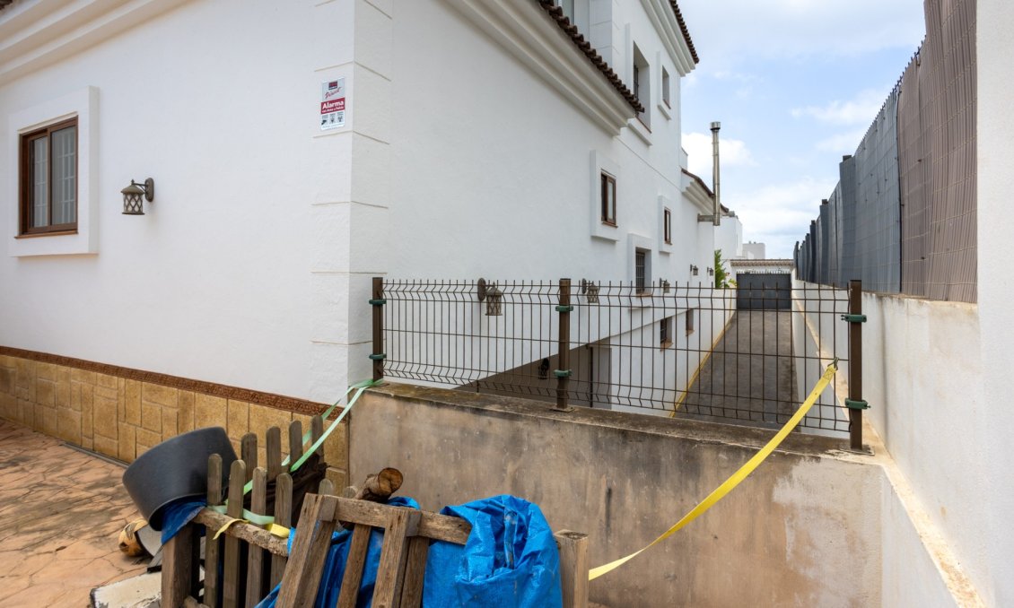 Segunda mano - Villa -
Los Montesinos - Costa Blanca