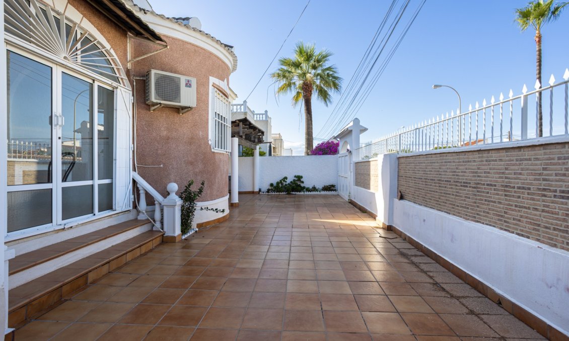 Segunda mano - Villa -
Torrevieja - Costa Blanca