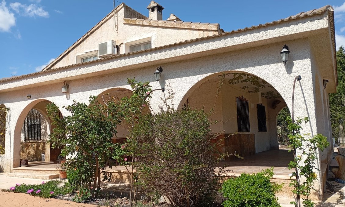 Segunda mano - Villa -
Yecla - Inland