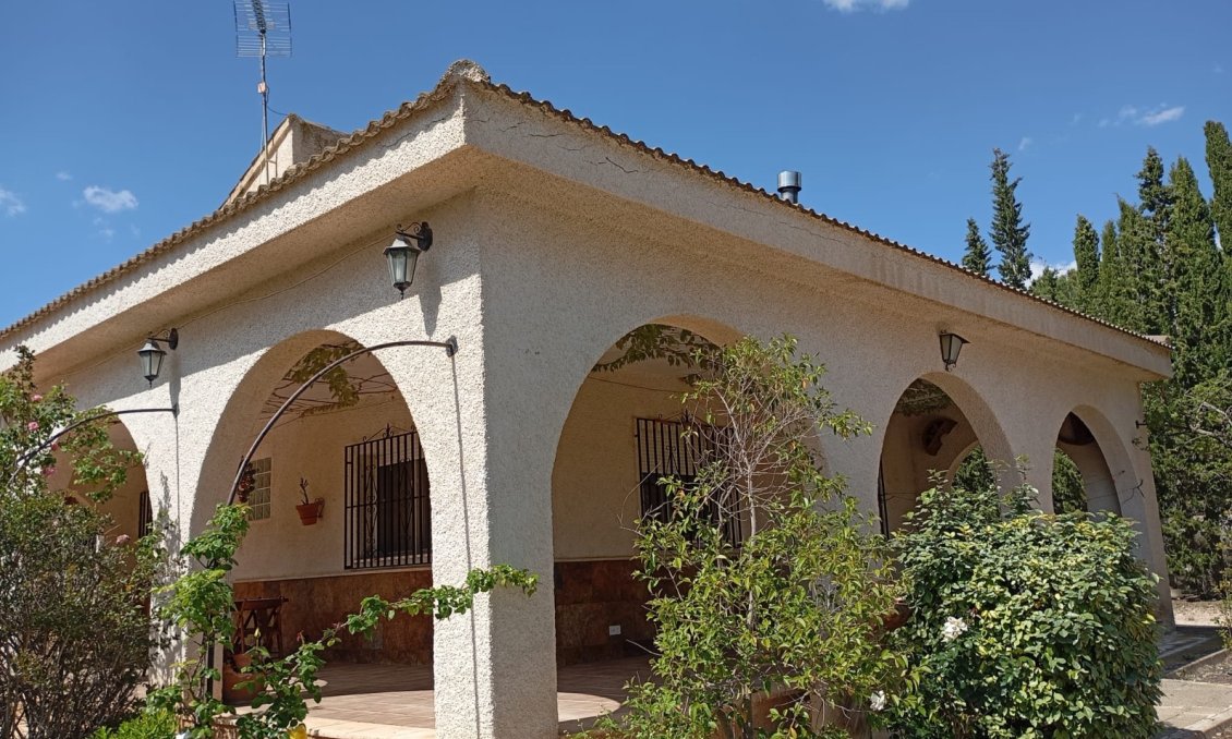 Segunda mano - Villa -
Yecla - Inland