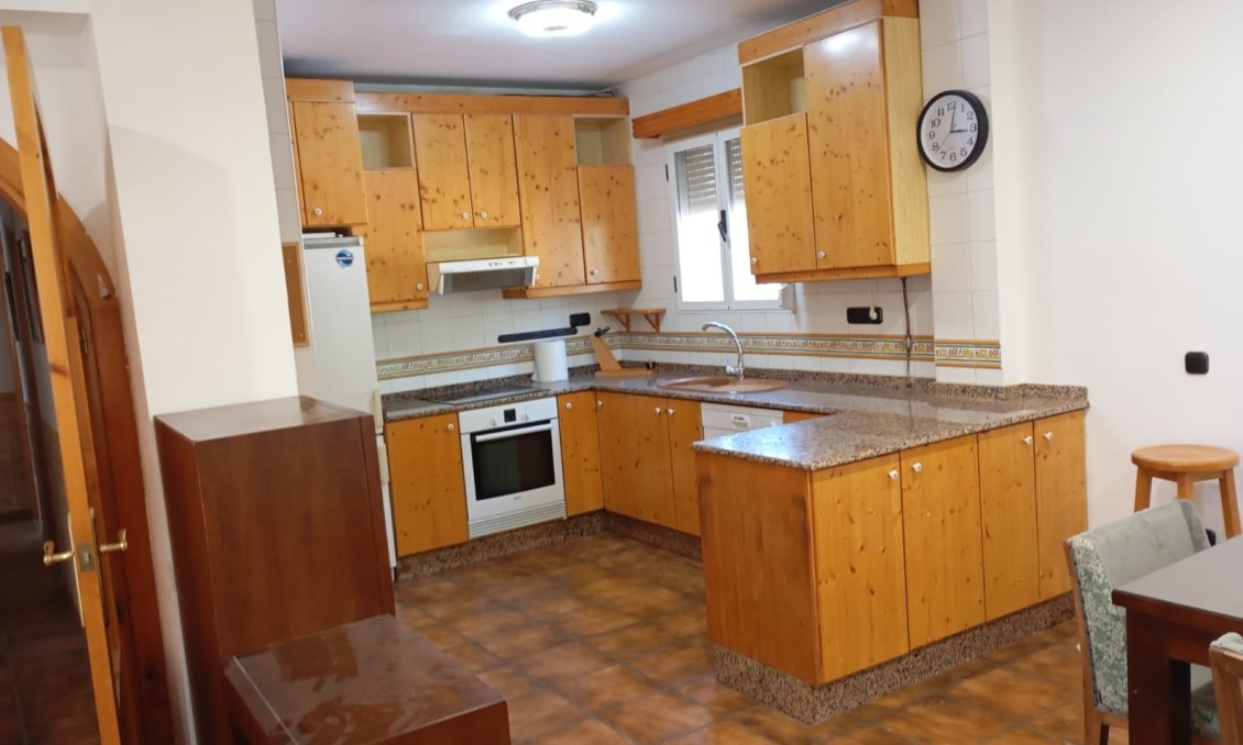 Segunda mano - Villa -
Yecla - Inland