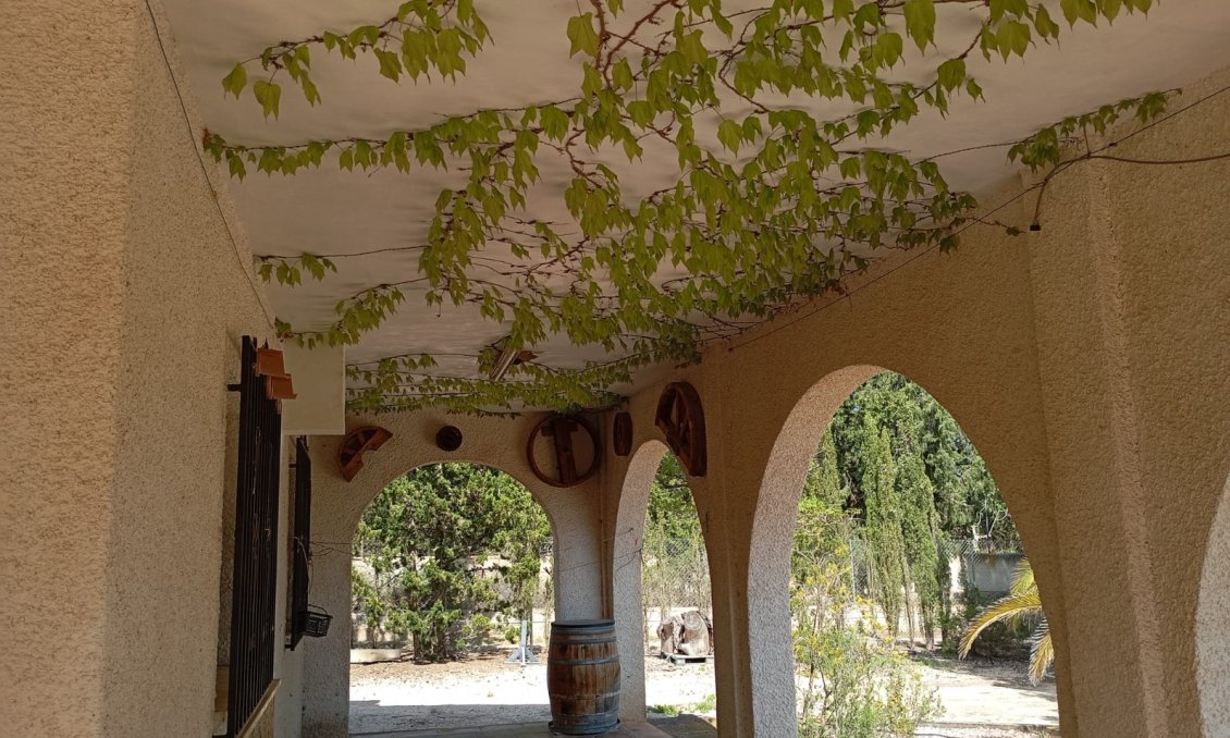 Segunda mano - Villa -
Yecla - Inland