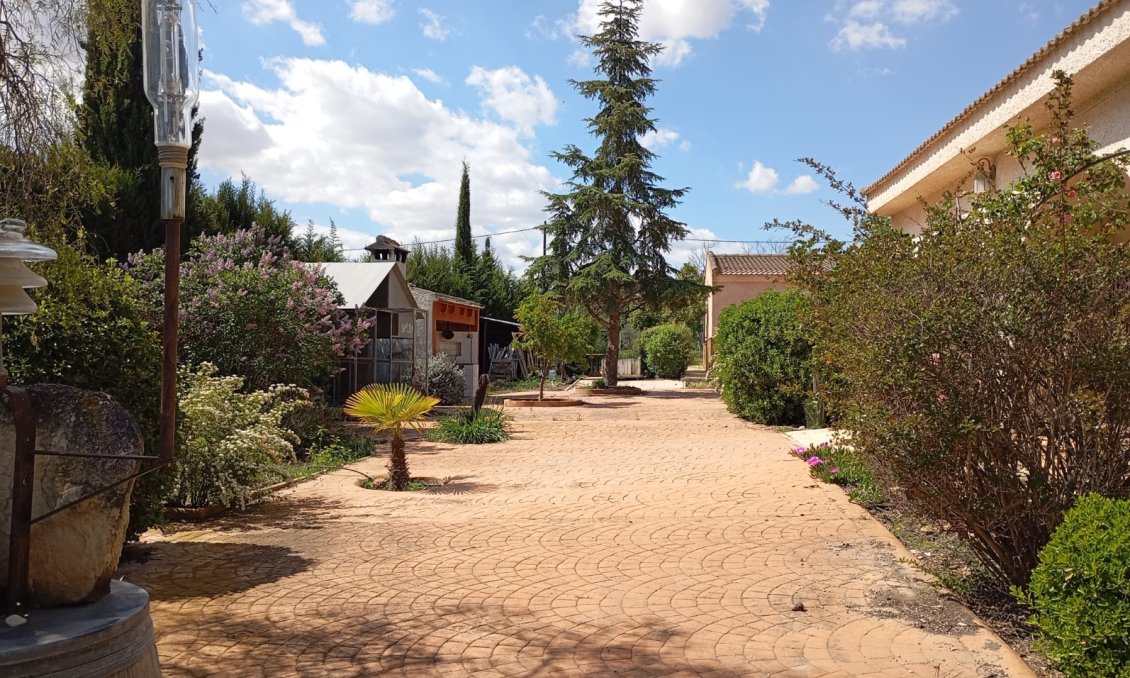 Segunda mano - Villa -
Yecla - Inland