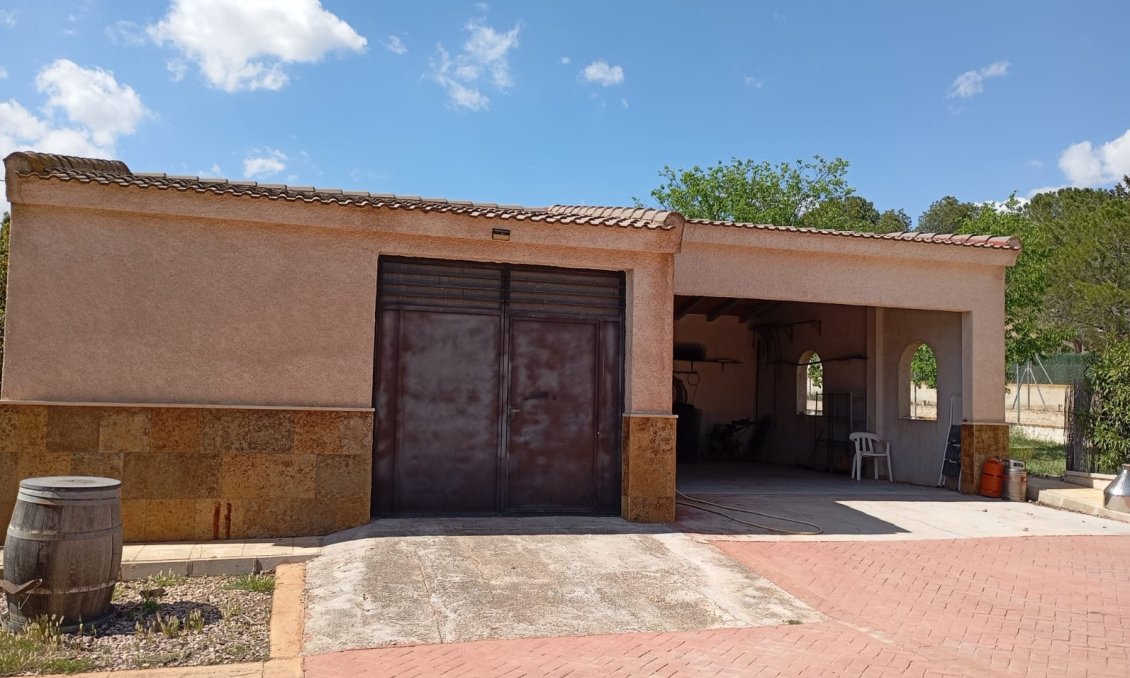 Segunda mano - Villa -
Yecla - Inland