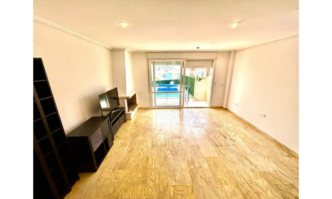 Használt Ingatlanok - Sorház -
Cabo Roig - Costa Blanca