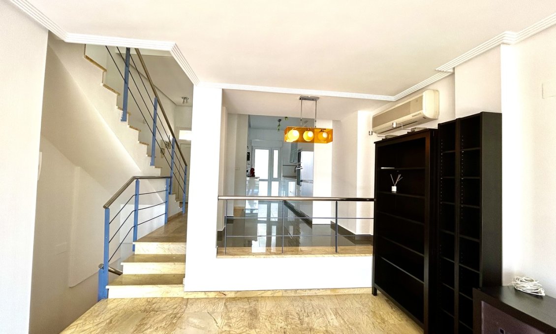 Használt Ingatlanok - Sorház -
Cabo Roig - Costa Blanca