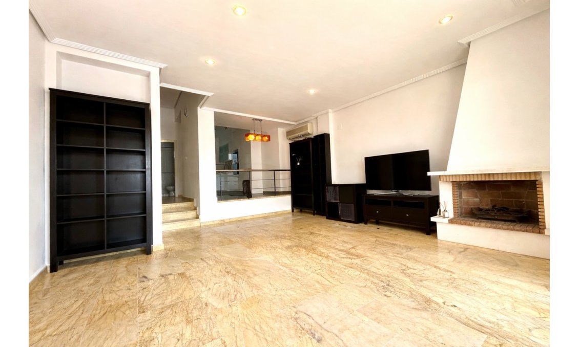 Használt Ingatlanok - Sorház -
Cabo Roig - Costa Blanca