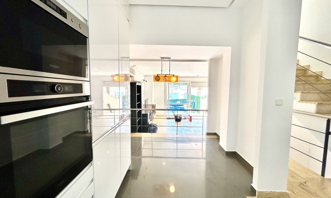 Használt Ingatlanok - Sorház -
Cabo Roig - Costa Blanca