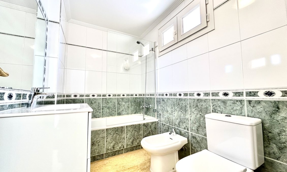 Használt Ingatlanok - Sorház -
Cabo Roig - Costa Blanca