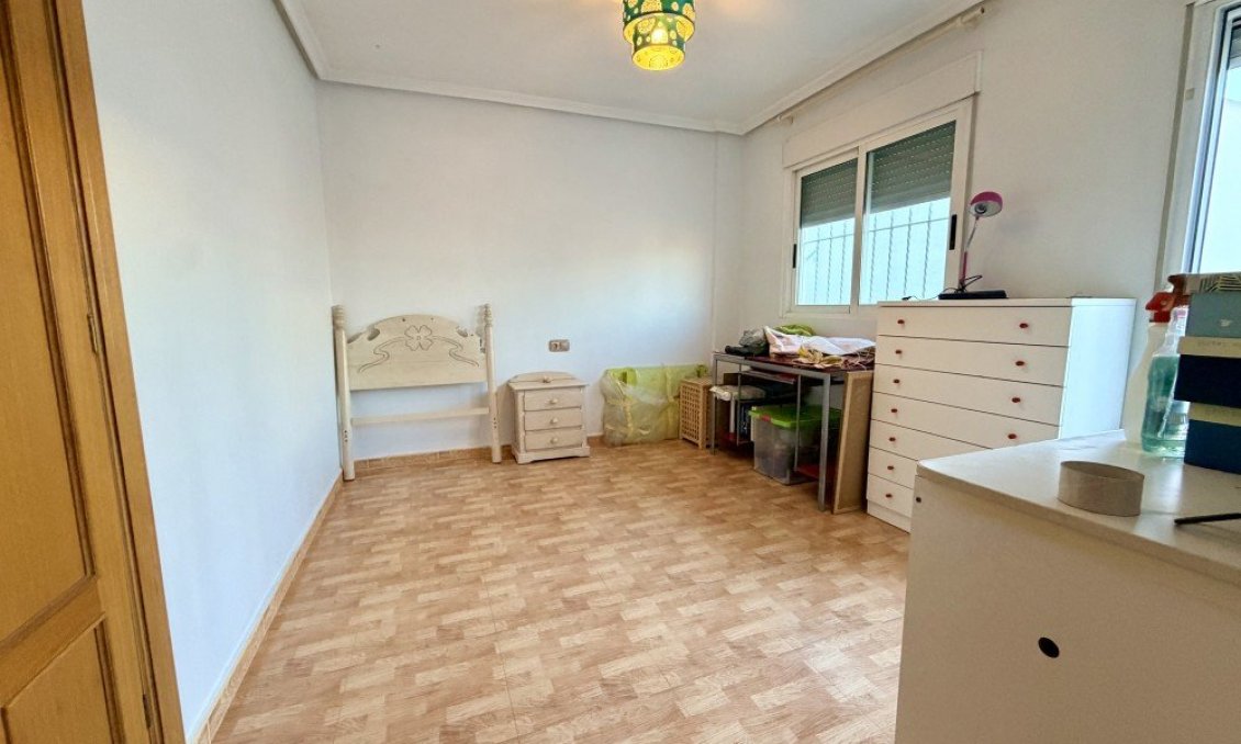 Segunda mano - Town House -
Formentera del Segura - Costa Blanca