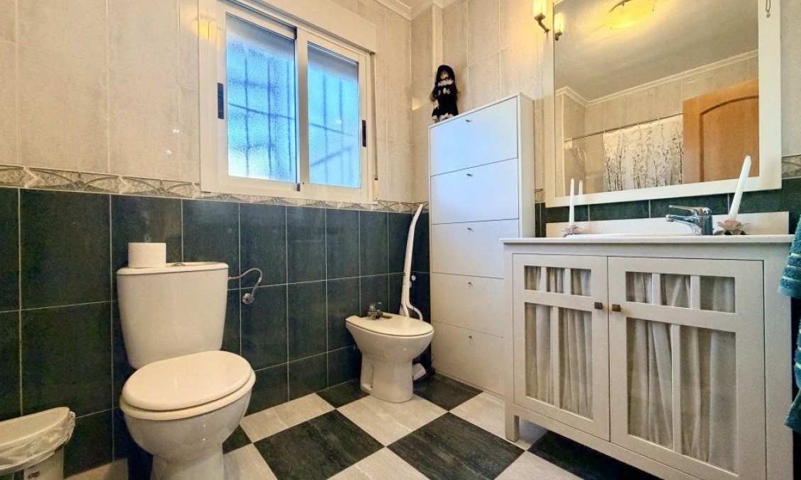 Segunda mano - Town House -
Formentera del Segura - Costa Blanca