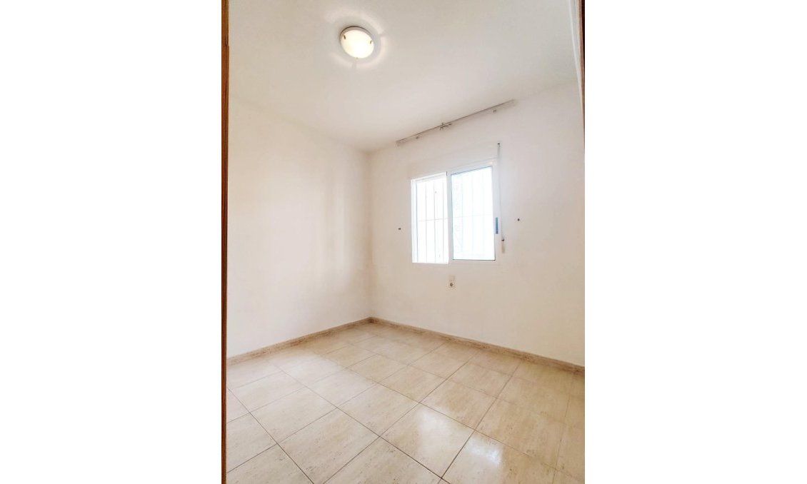 Segunda mano - Ático -
Torrevieja - Curva Del Palangre