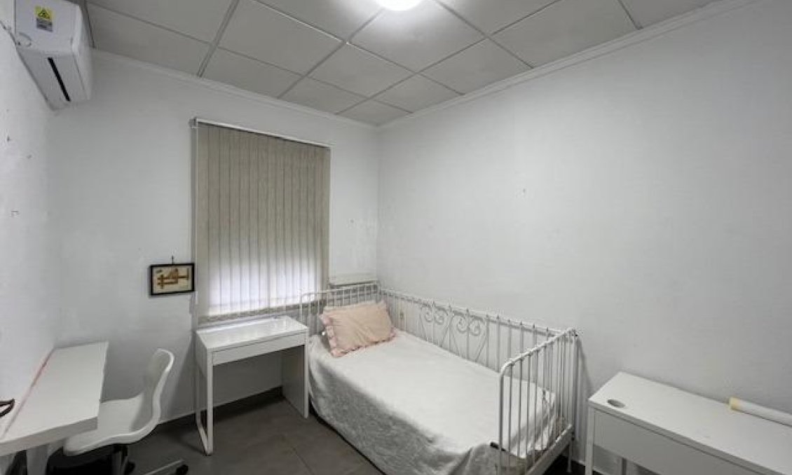 Használt Ingatlanok - Sorház -
Dolores - Centrum