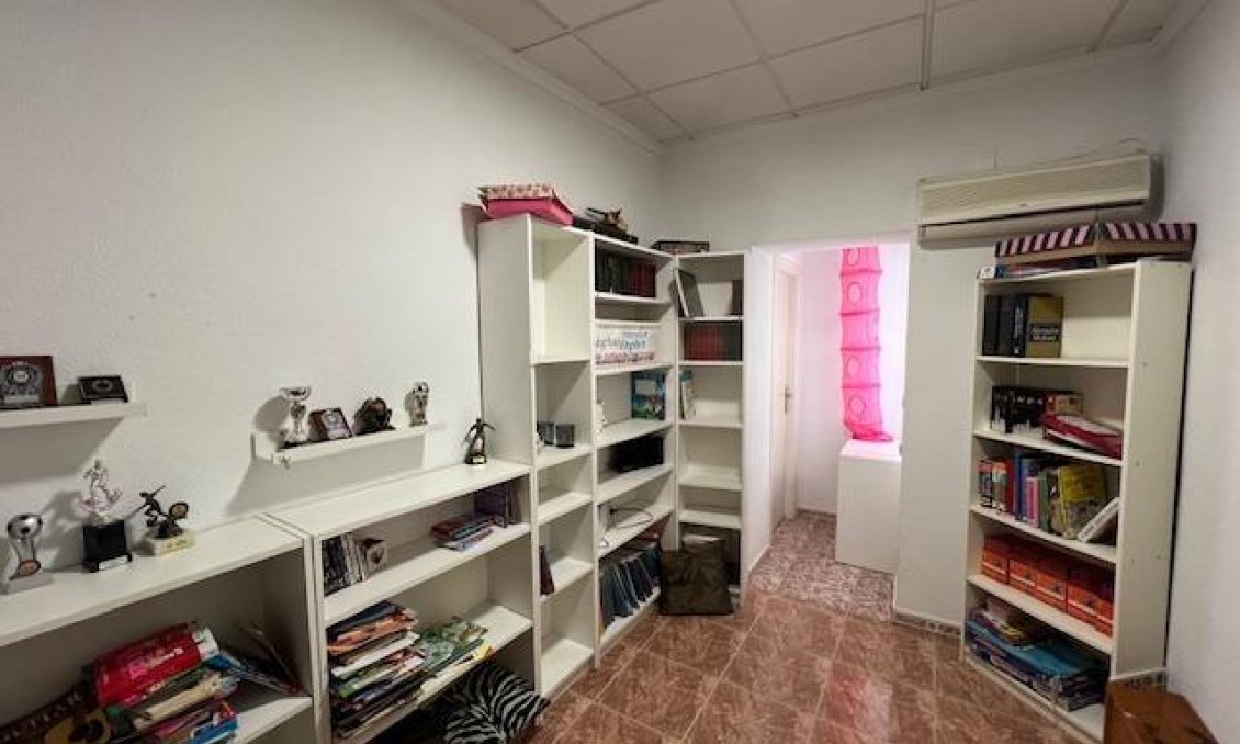 Használt Ingatlanok - Sorház -
Dolores - Centrum