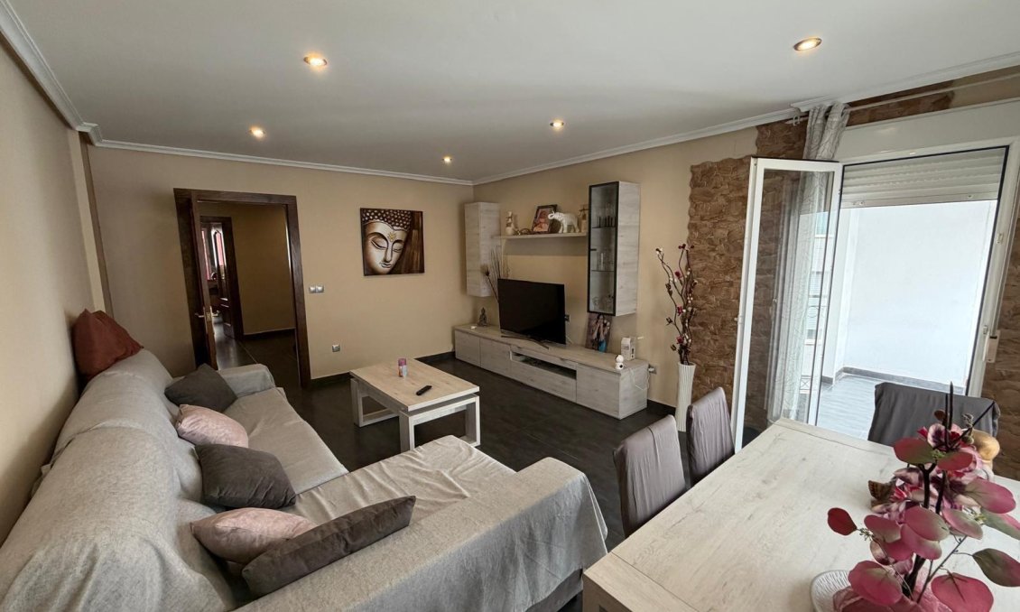 Segunda mano - Apartamento -
Beniel - Centro