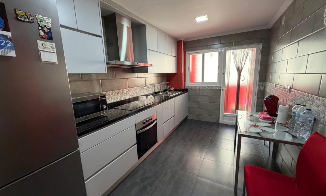 Segunda mano - Apartamento -
Beniel - Centro