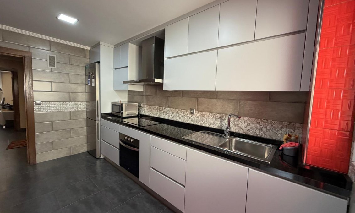 Segunda mano - Apartamento -
Beniel - Centro