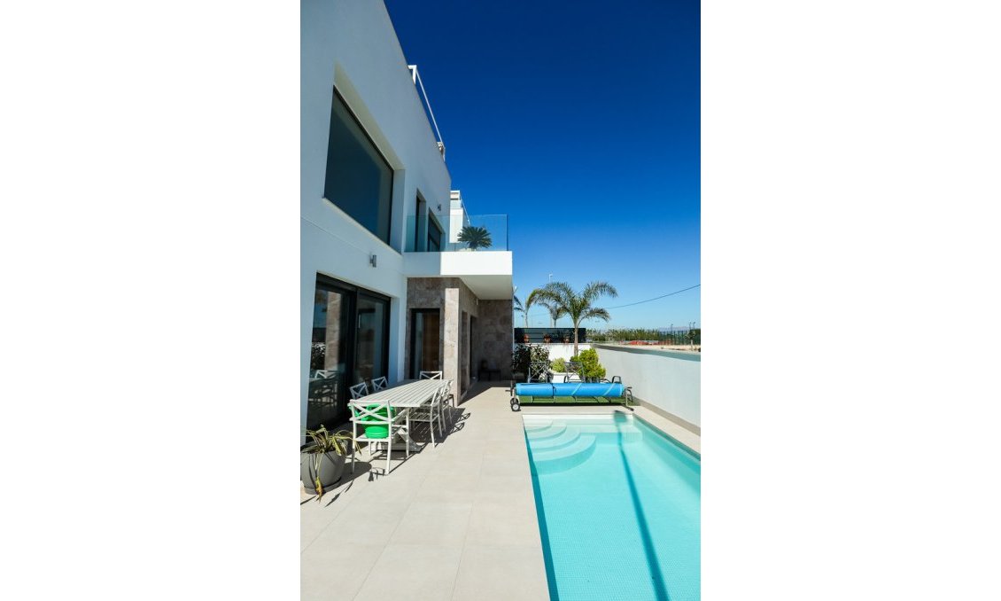 Használt Ingatlanok - Villa -
Daya Vieja