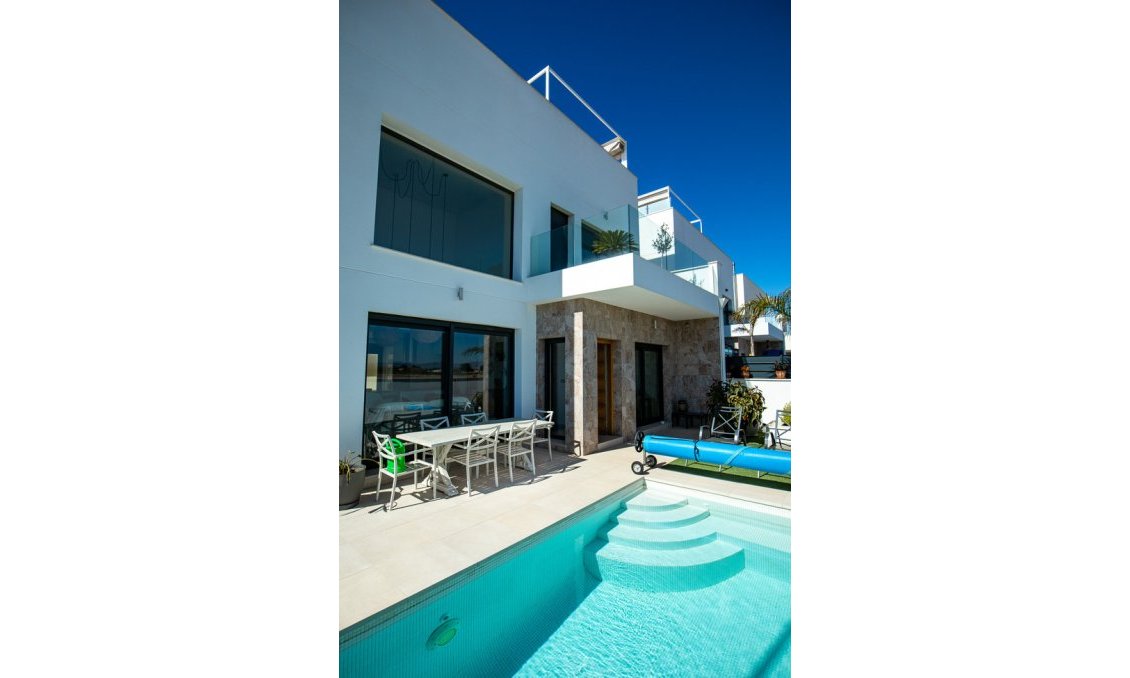 Használt Ingatlanok - Villa -
Daya Vieja