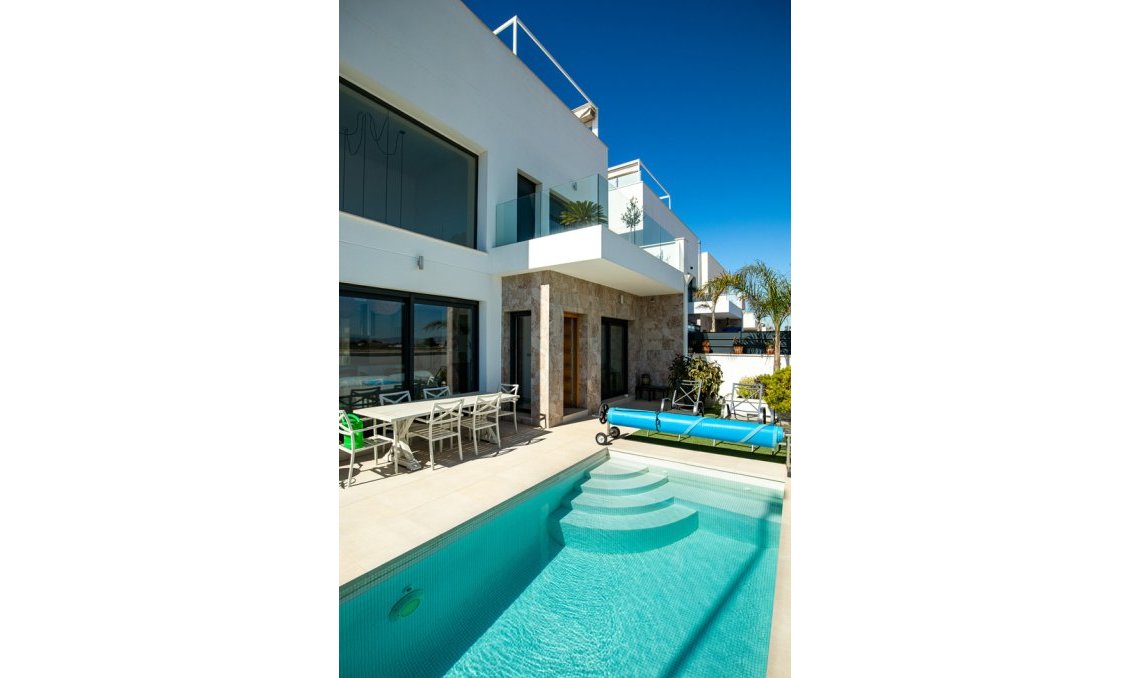 Használt Ingatlanok - Villa -
Daya Vieja