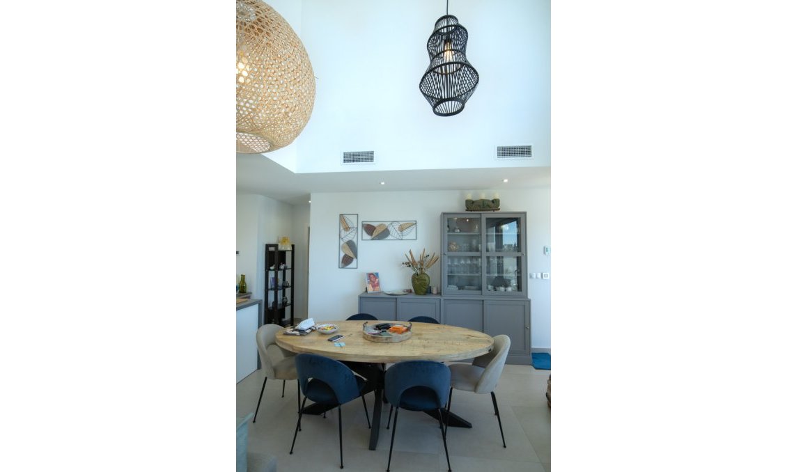 Használt Ingatlanok - Villa -
Daya Vieja