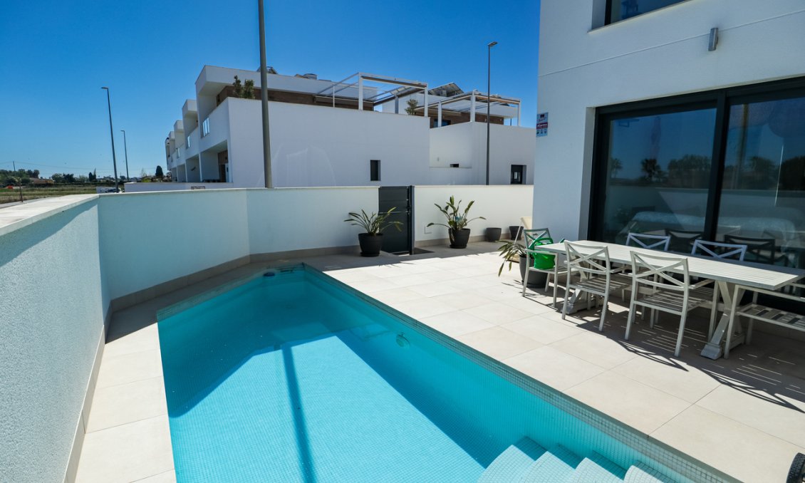 Használt Ingatlanok - Villa -
Daya Vieja