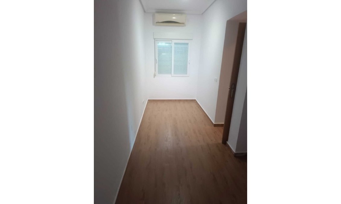 Segunda mano - Villa -
Los Altos - Costa Blanca