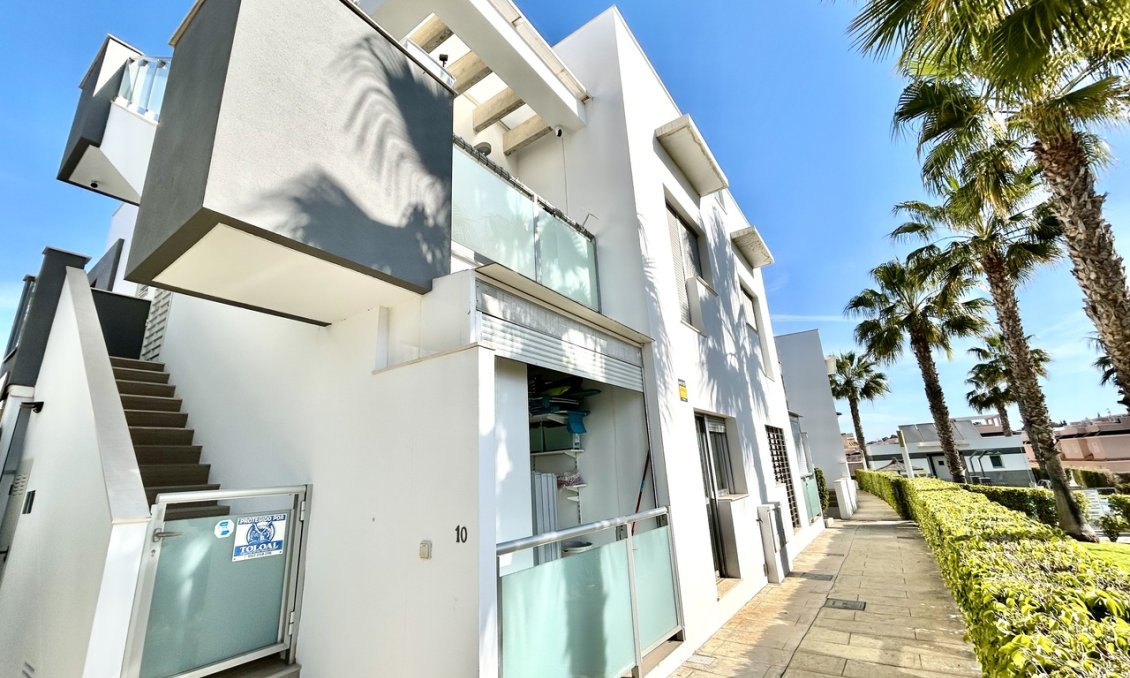 Resale - Apartment -
Punta Prima - Costa Blanca