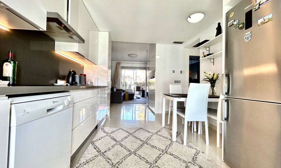 Resale - Apartment -
Punta Prima - Costa Blanca