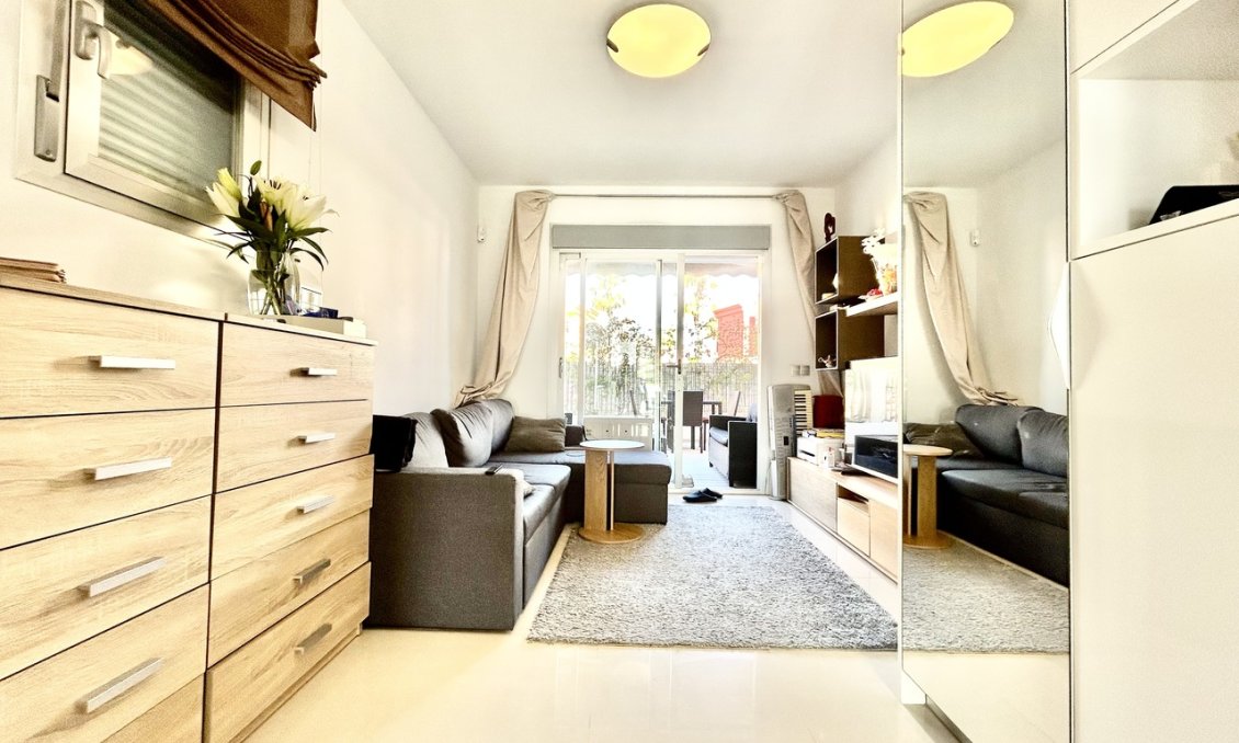 Resale - Apartment -
Punta Prima - Costa Blanca