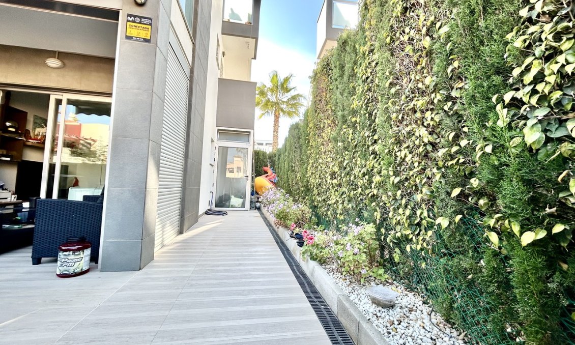 Resale - Apartment -
Punta Prima - Costa Blanca