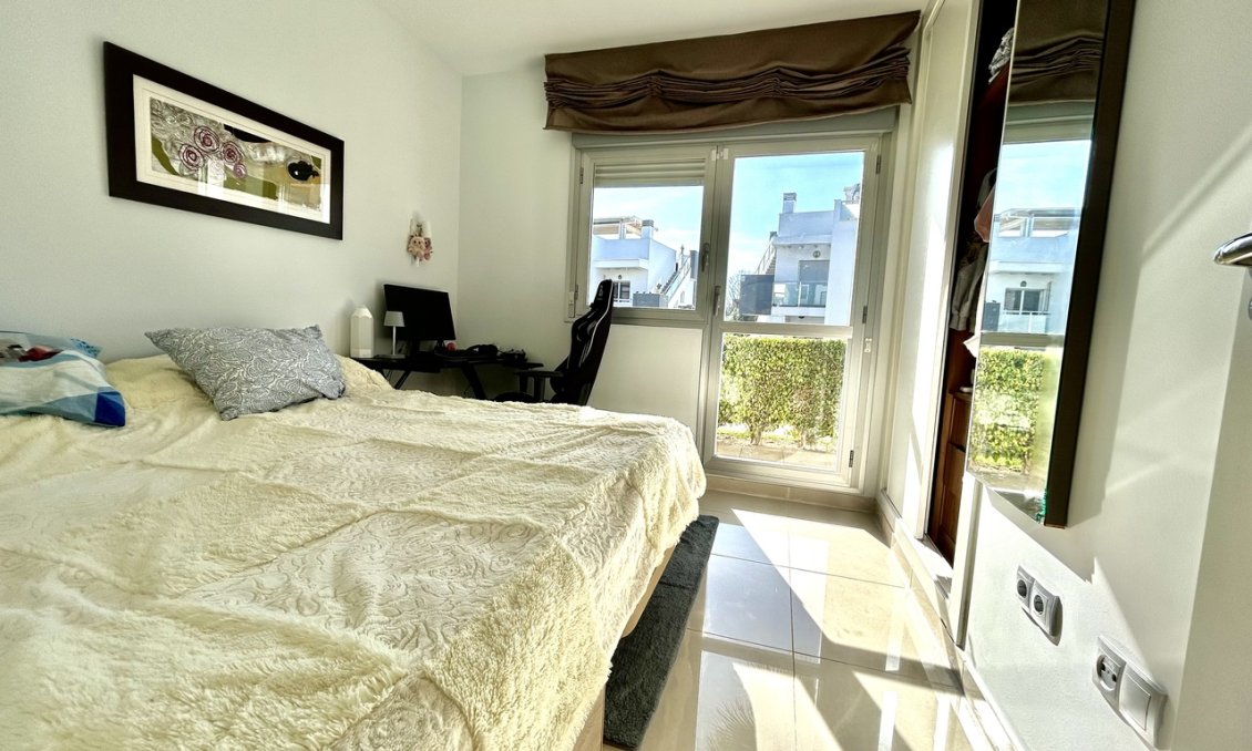 Resale - Apartment -
Punta Prima - Costa Blanca