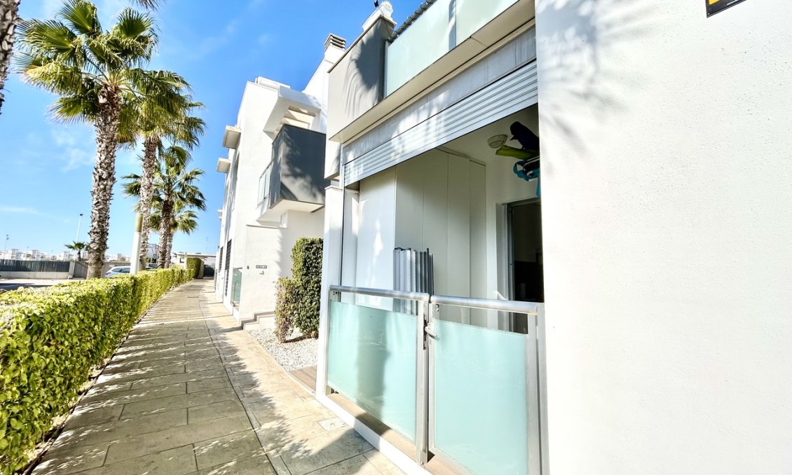 Resale - Apartment -
Punta Prima - Costa Blanca