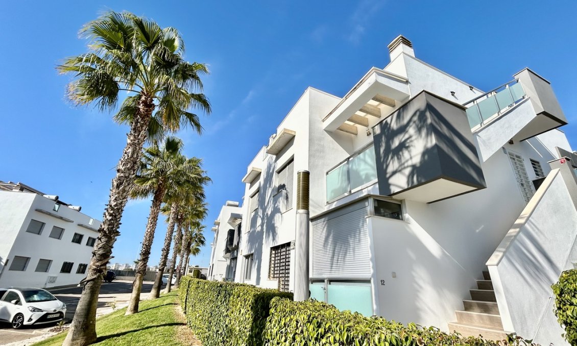 Resale - Apartment -
Punta Prima - Costa Blanca