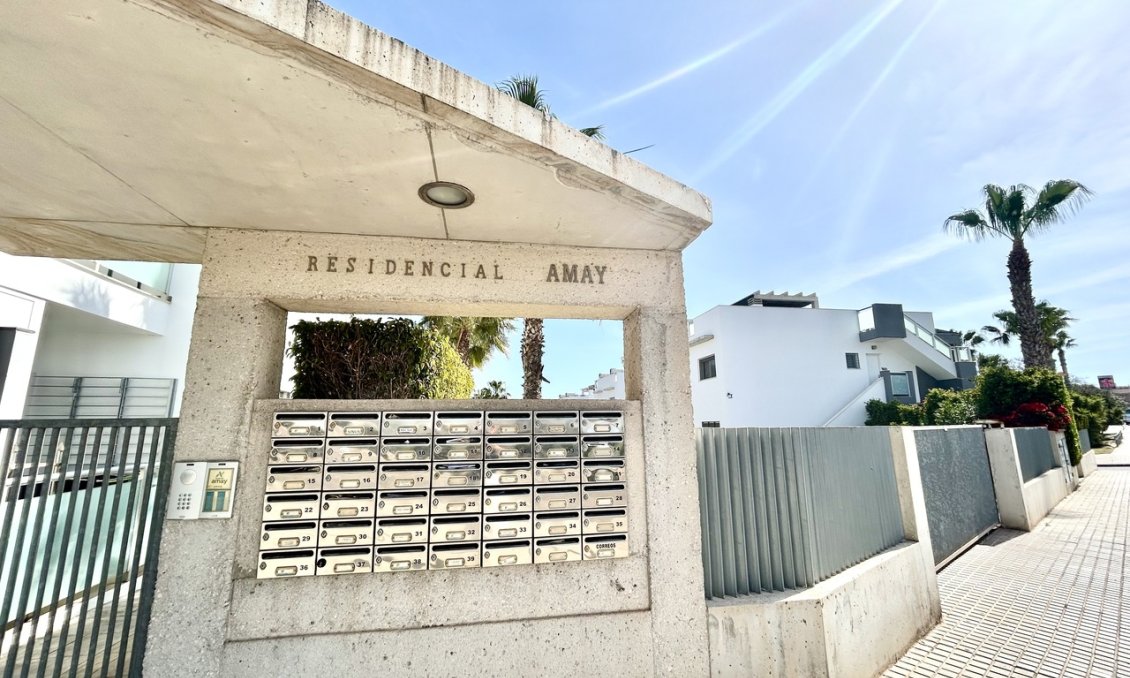 Resale - Apartment -
Punta Prima - Costa Blanca