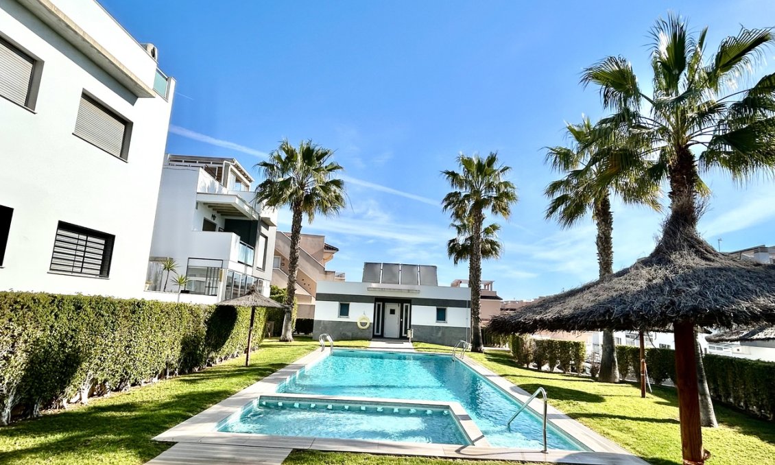 Resale - Apartment -
Punta Prima - Costa Blanca