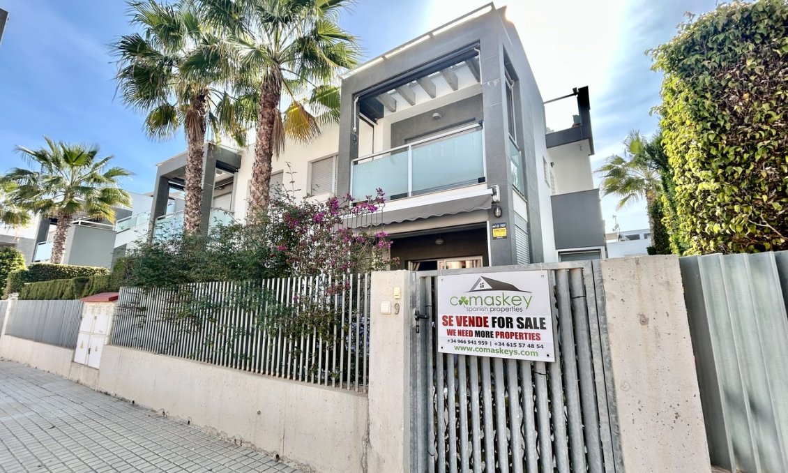 Resale - Apartment -
Punta Prima - Costa Blanca