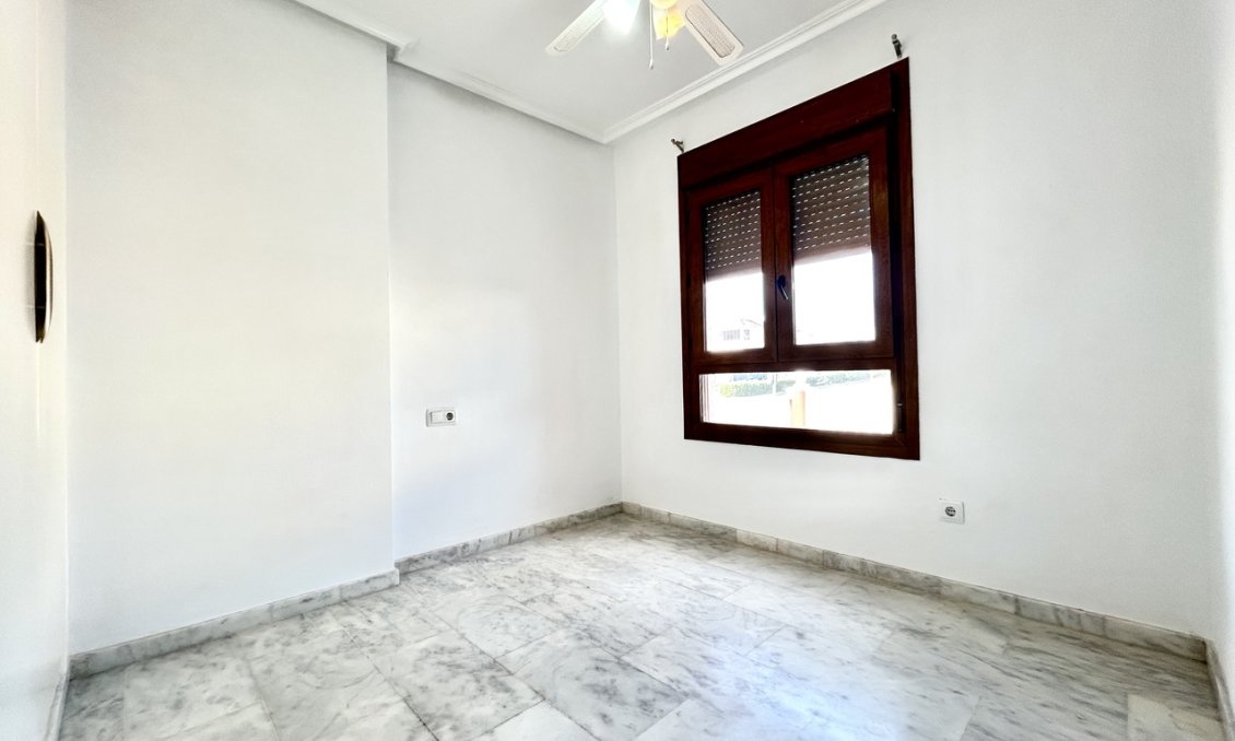 Resale - Apartment -
Villamartin - Costa Blanca