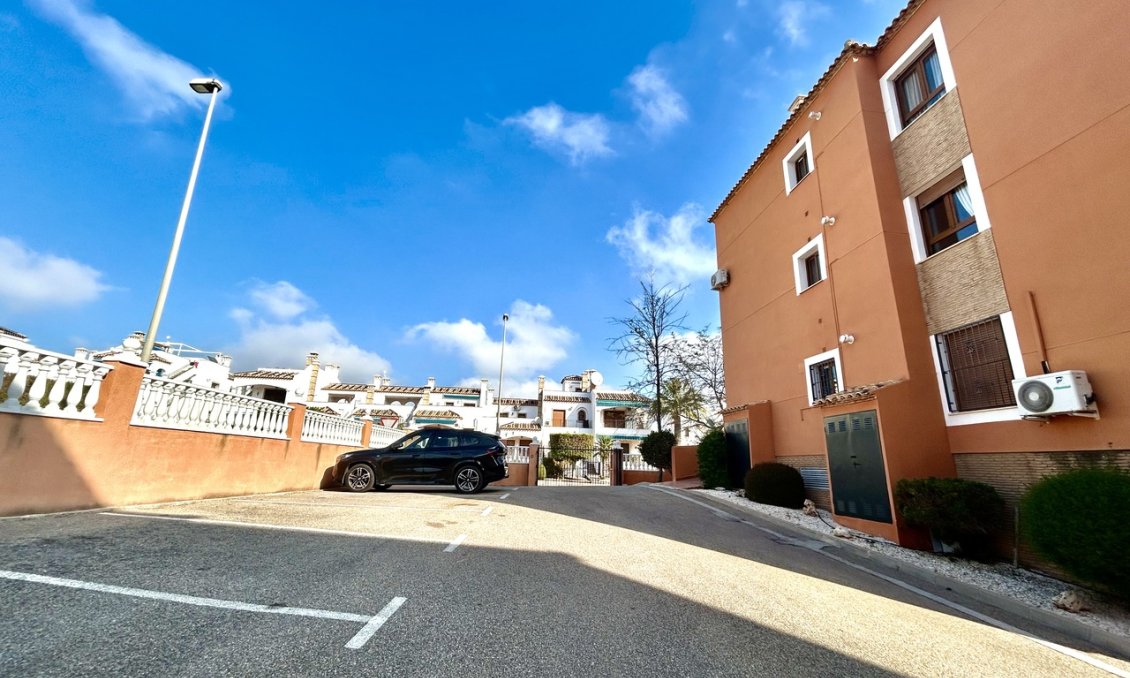 Resale - Apartment -
Villamartin - Costa Blanca